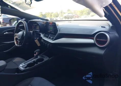 2024 Chevrolet Trax Fwd 1Rs z USA, uszkodzony, nr VIN KL77LGE20RC112301